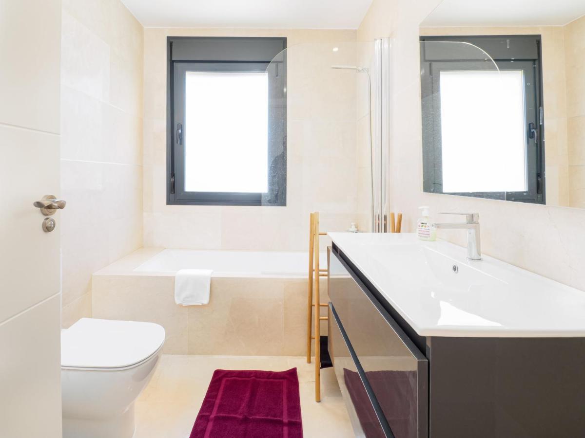 2306 - Brand New Apt, Walking Distance To Beach! 卡萨雷斯 外观 照片